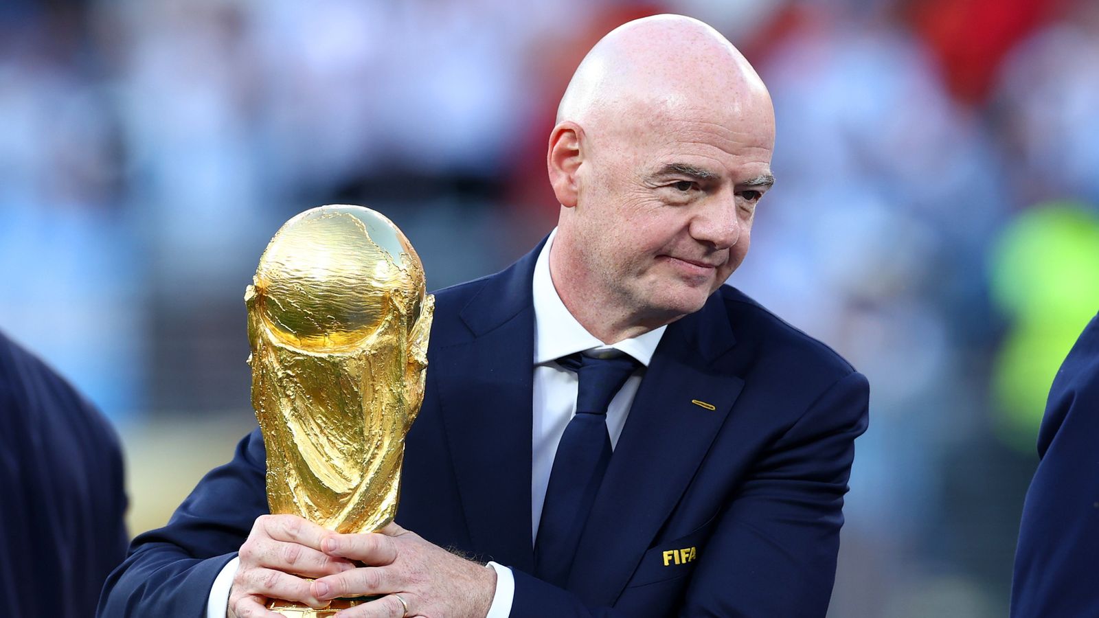 世界杯:国际足联主席詹尼·因凡蒂诺为成员提供3000万英镑激励,支持有争议的私人投资计划